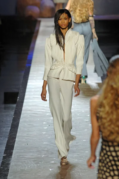 Look 11